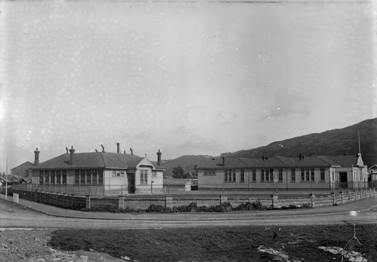 Image: View of the buildings of Hutt Central School in Lower Hutt