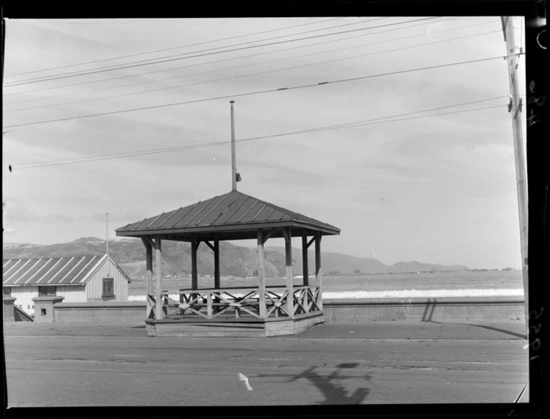 Image: Wooden rotunda at Lyall Bay, Wellington