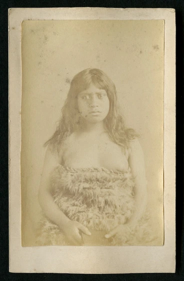 Image: Carnell, Samuel 1832-1920 : Portrait of unidentified woman