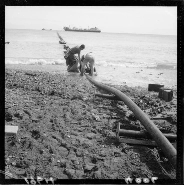 Image: Cook Strait power cables being laid from Oteranga Bay, Wellington