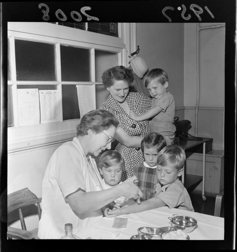 Image: Tuberculosis vaccinations for children at a health clinic