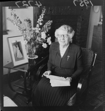Image: Mrs Walter Nash, with telegrams