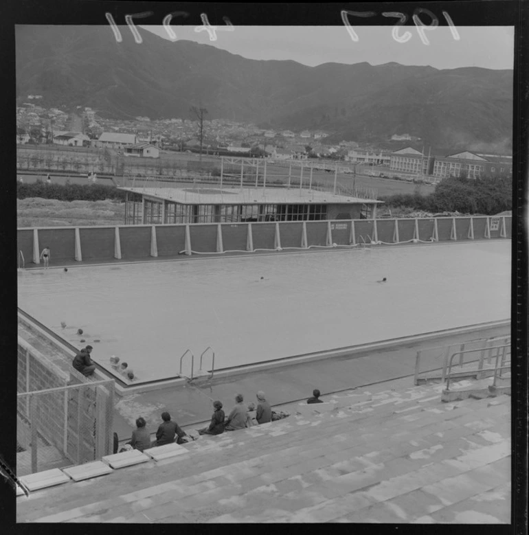 Image: Olympic swimming pool, Naenae, Wellington