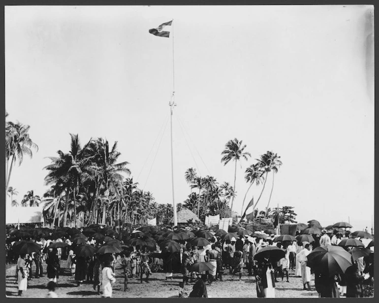 Image: Raising the German flag, Samoa