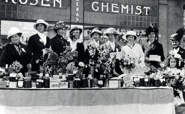 Image: Women fundraising for Belgium, First World War