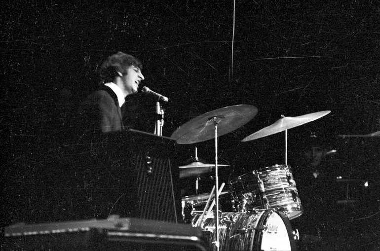 Image: Ringo Starr playing