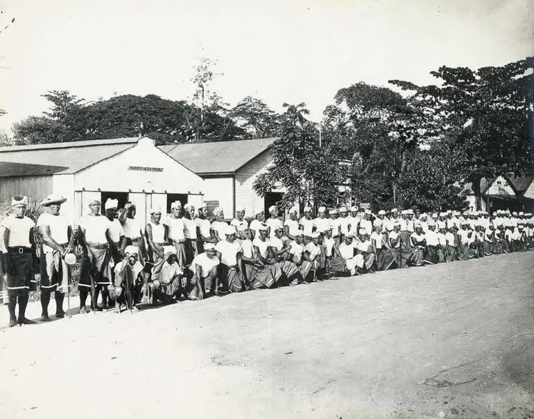 Image: Group of Mau supporters