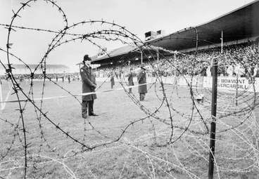 Image: Barricade at Invercargill, 1981 Springbok Tour
