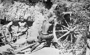 Image: Soldiers firing field gun at Gallipoli