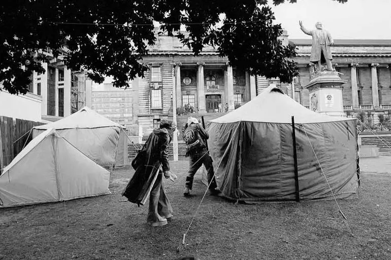 Image: Tent embassy at Parliament, 1975