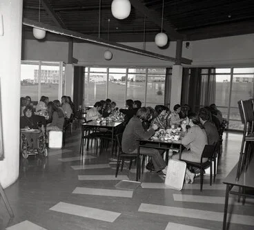 Image: Oranga Cafeteria