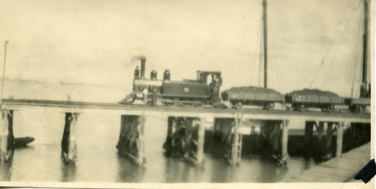 Image: Steam train, Wairoa rail bridge c 1925