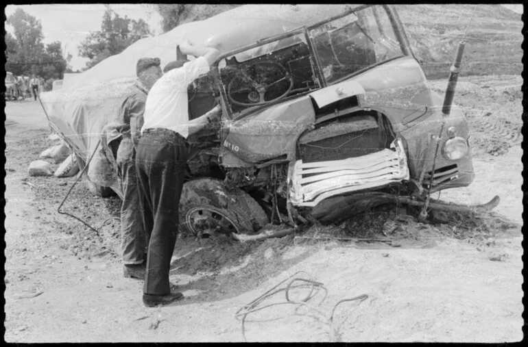 Image: Accident, Kaimai, wrecked truck