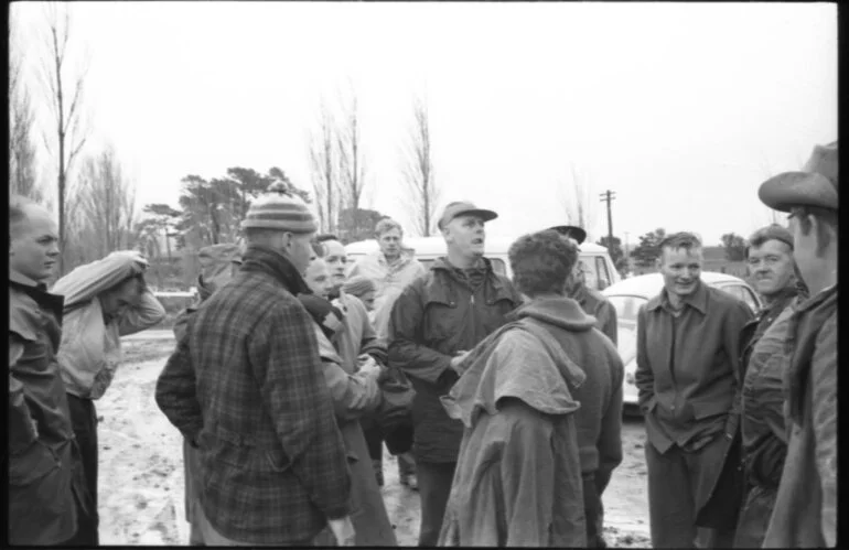 Image: Kaimai air disaster volunteers briefing, 1963