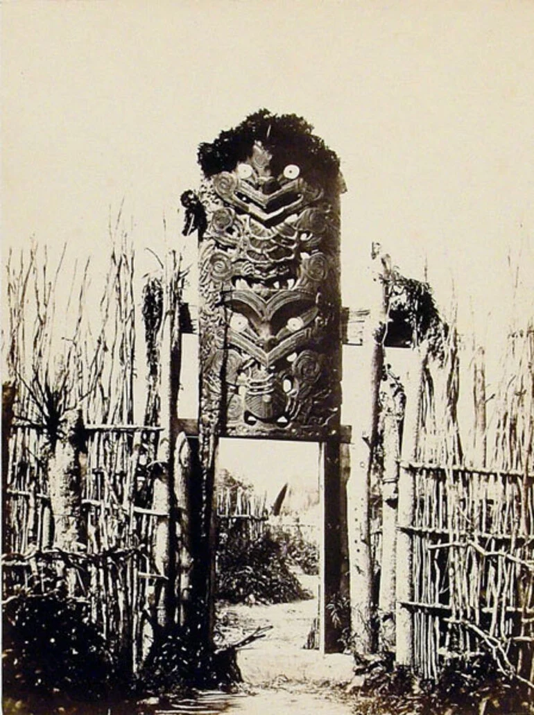 Image: Waharoa or gateway, Maketu.
