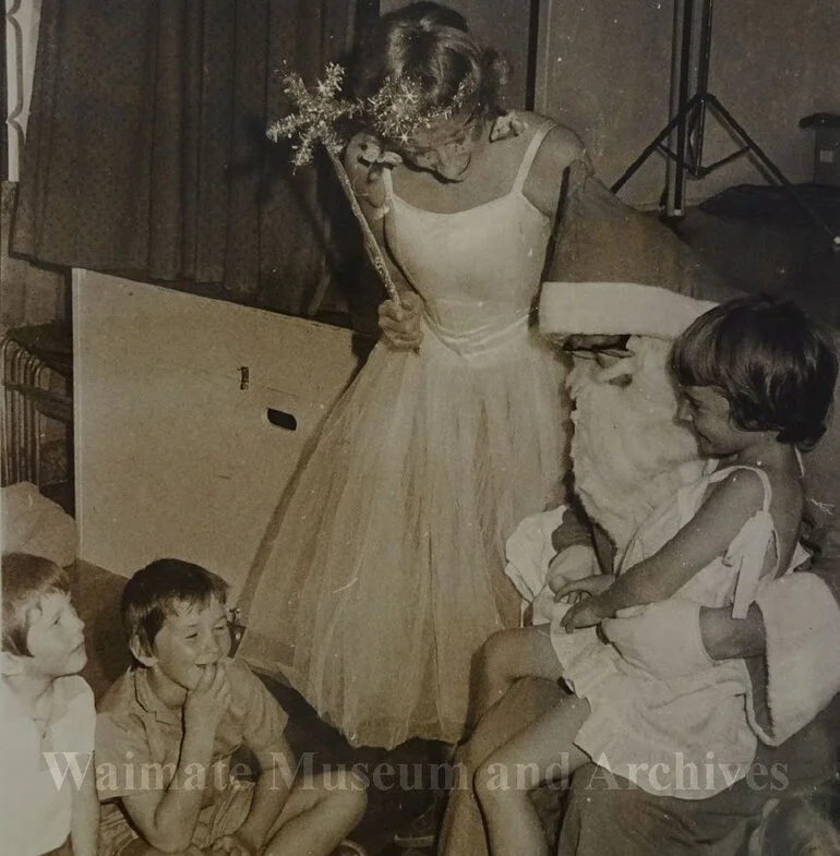 Image: Children with Santa