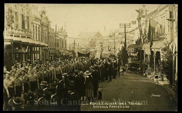 Image: Peace Celebrations Timaru. Schools Procession [Ferrier 1065]