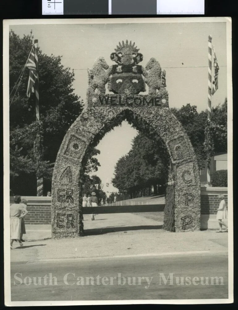 Image: [Asbury Park entrance, Timaru]