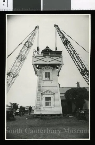 Image: [Timaru's lighthouse being relocated]