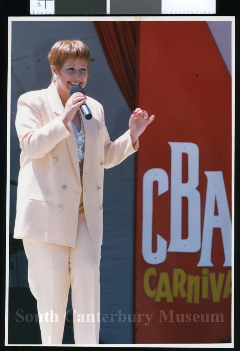 Image: Suzanne Prentice, singer