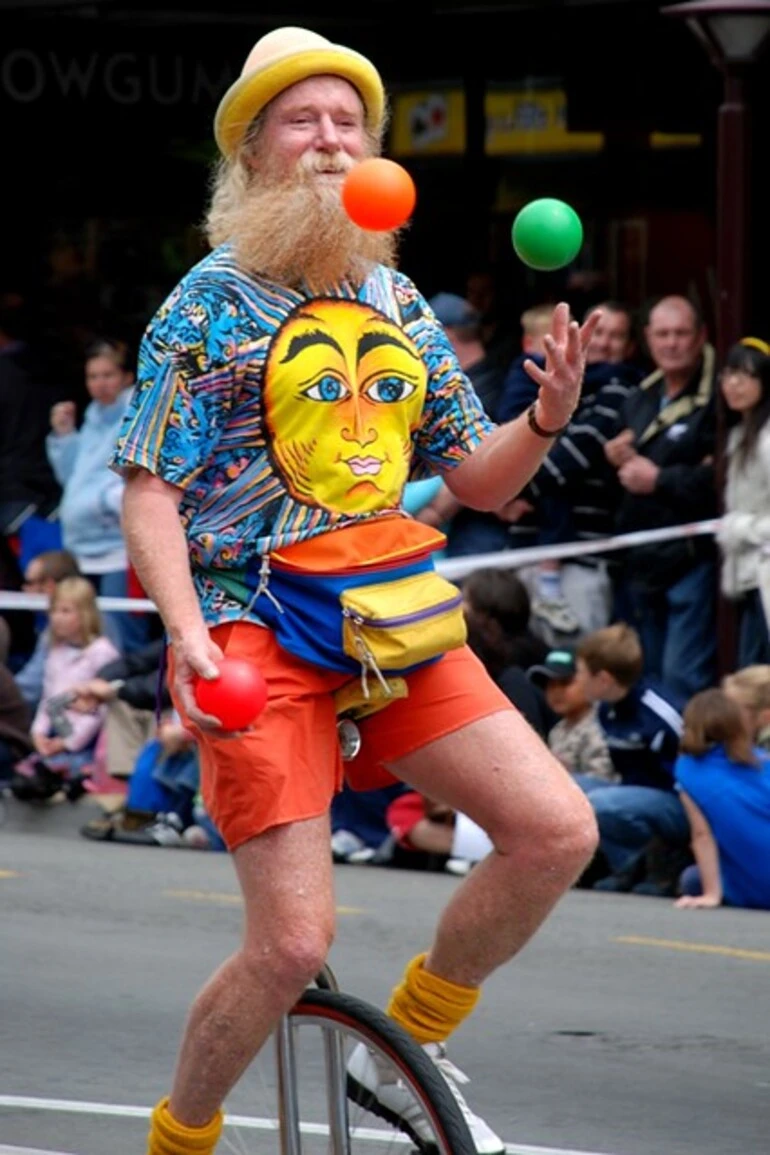 Image: Sugra the Juggler