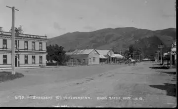 Fitzherbert Street, Featherston Image: Fitzherbert Street, Featherston
