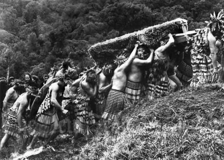 Image: Burial on Taupiri mountain