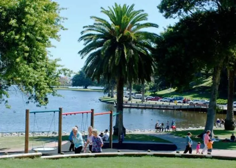 Image: Lake Rotoroa