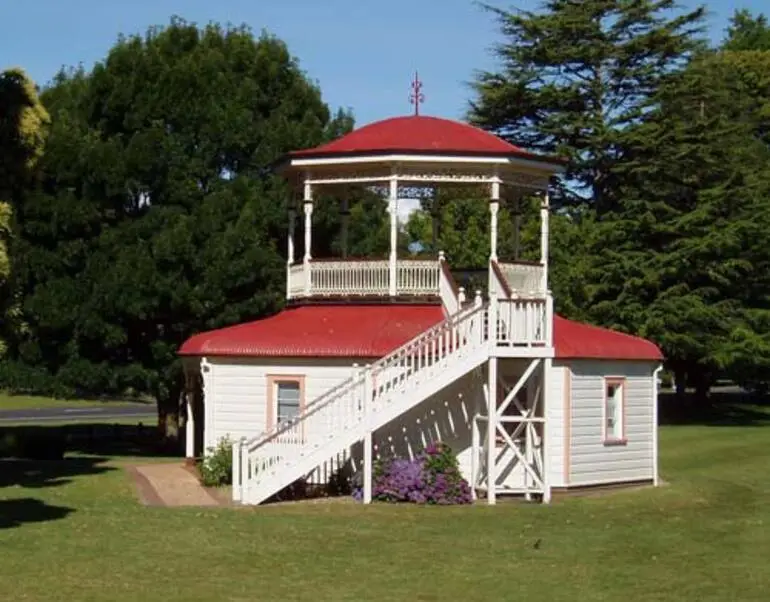 Image: Leamington band rotunda