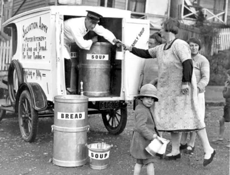 Image: Social services: mobile soup kitchen, 1931