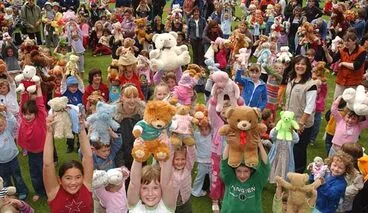 Image: Children at a teddy bears' picnic, Dunedin, 2005