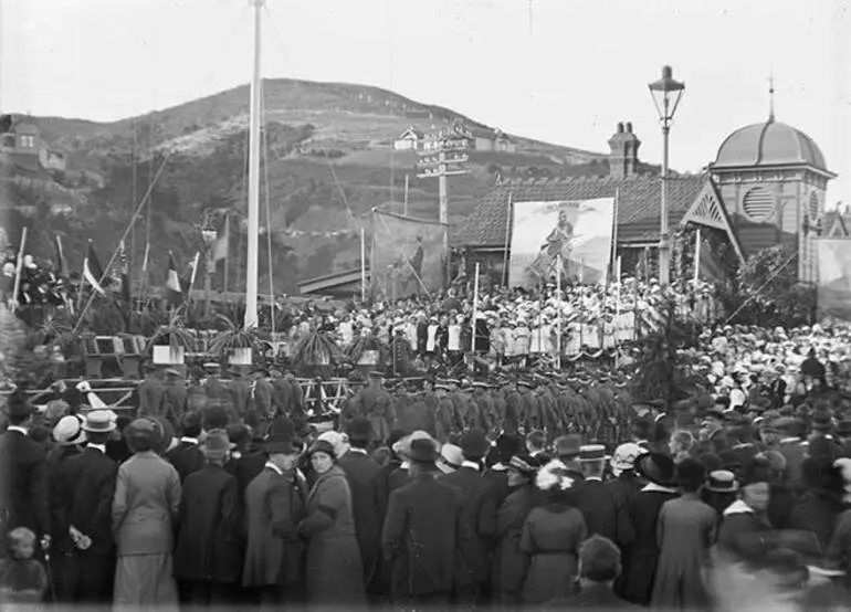 Image: Anzac Day, 1916