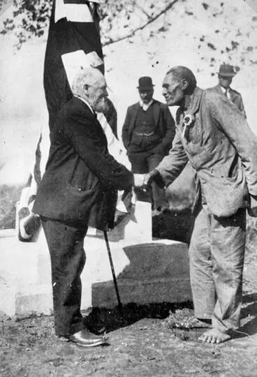 Image: Old adversaries meet at Ōrākau, 1914