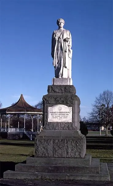Image: Statue of Margaret Cruickshank, Waimate