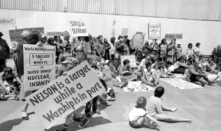 Image: Nuclear warship protests: Nelson