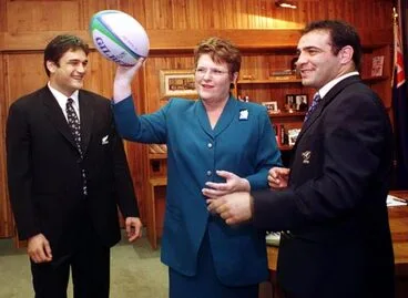 Jenny Shipley and rugby captains Image: Jenny Shipley and rugby captains