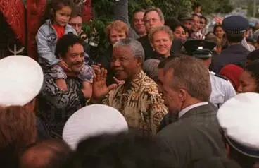 Image: Nelson Mandela at Tūrangawaewae marae