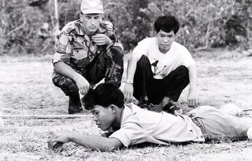 Image: Landmine clearing, Cambodia