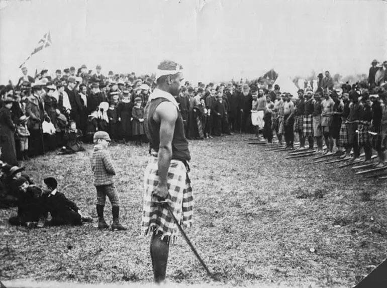 Image: Tāwhiao's tangi: guard of honour