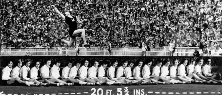 Image: Yvette Williams's long jump victory, Helsinki, 1952