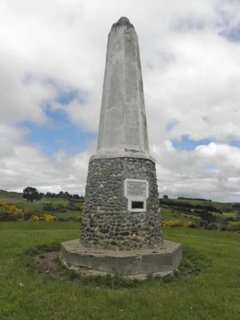 Image: Tuturau memorial