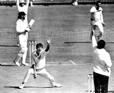 Image: Richard Hadlee's 300th test wicket
