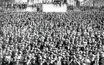 Image: Carlaw Park crowd, 1928