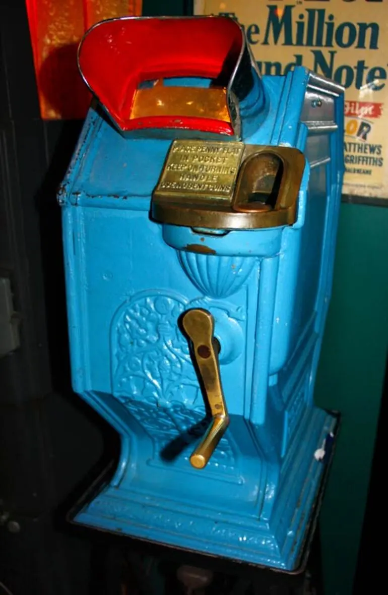 Image: Nineteenth-century mutoscope