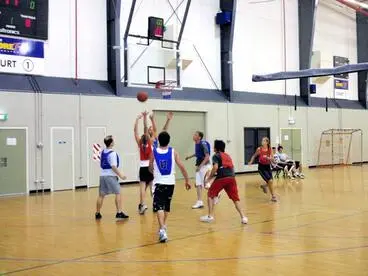 Image: Social basketball game
