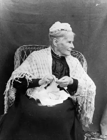 Image: Maria Williams knitting, early 20th century