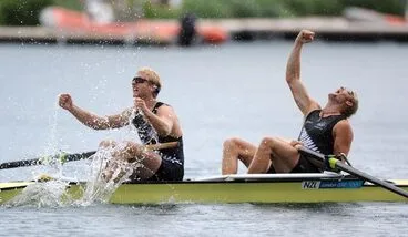 Image: Hamish Bond and Eric Murray win gold, 2012