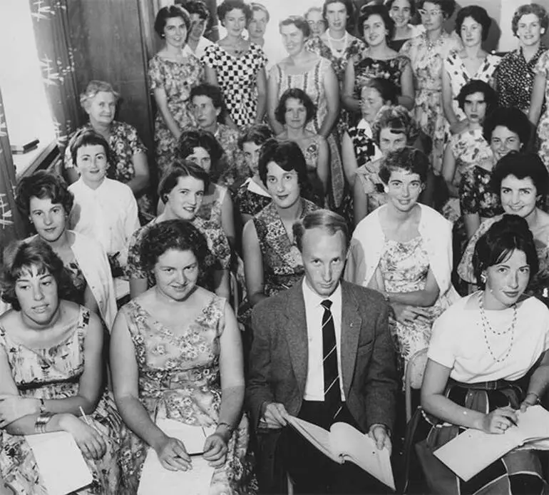 Image: Library certificate class, 1961