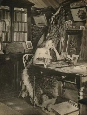 Image: Maggie Papakura, around 1910