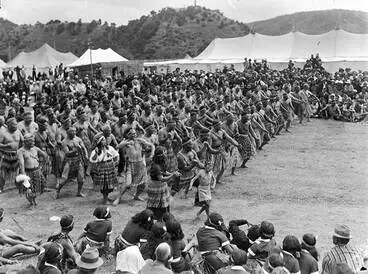 Image: Kapa haka, Waitangi Day 1947